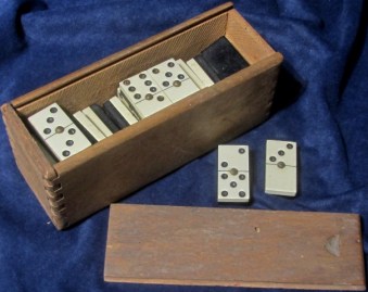 DOMINO CAJA MADERA